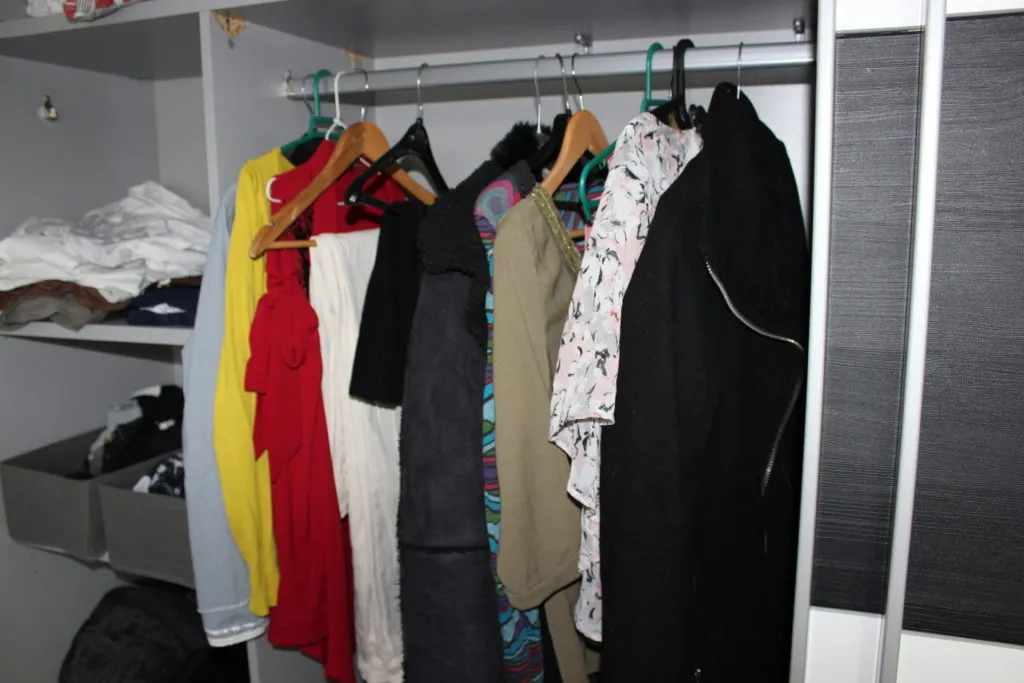 Section vêtements — délimitation des groupes de couleurs