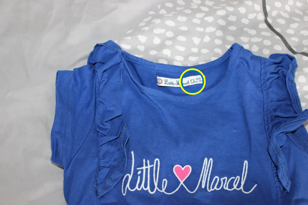 T-shirt marqué d'un carré